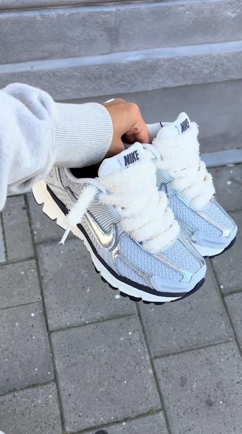 Nike Zoom Vomero 5 Photon Dust Metallic Silber